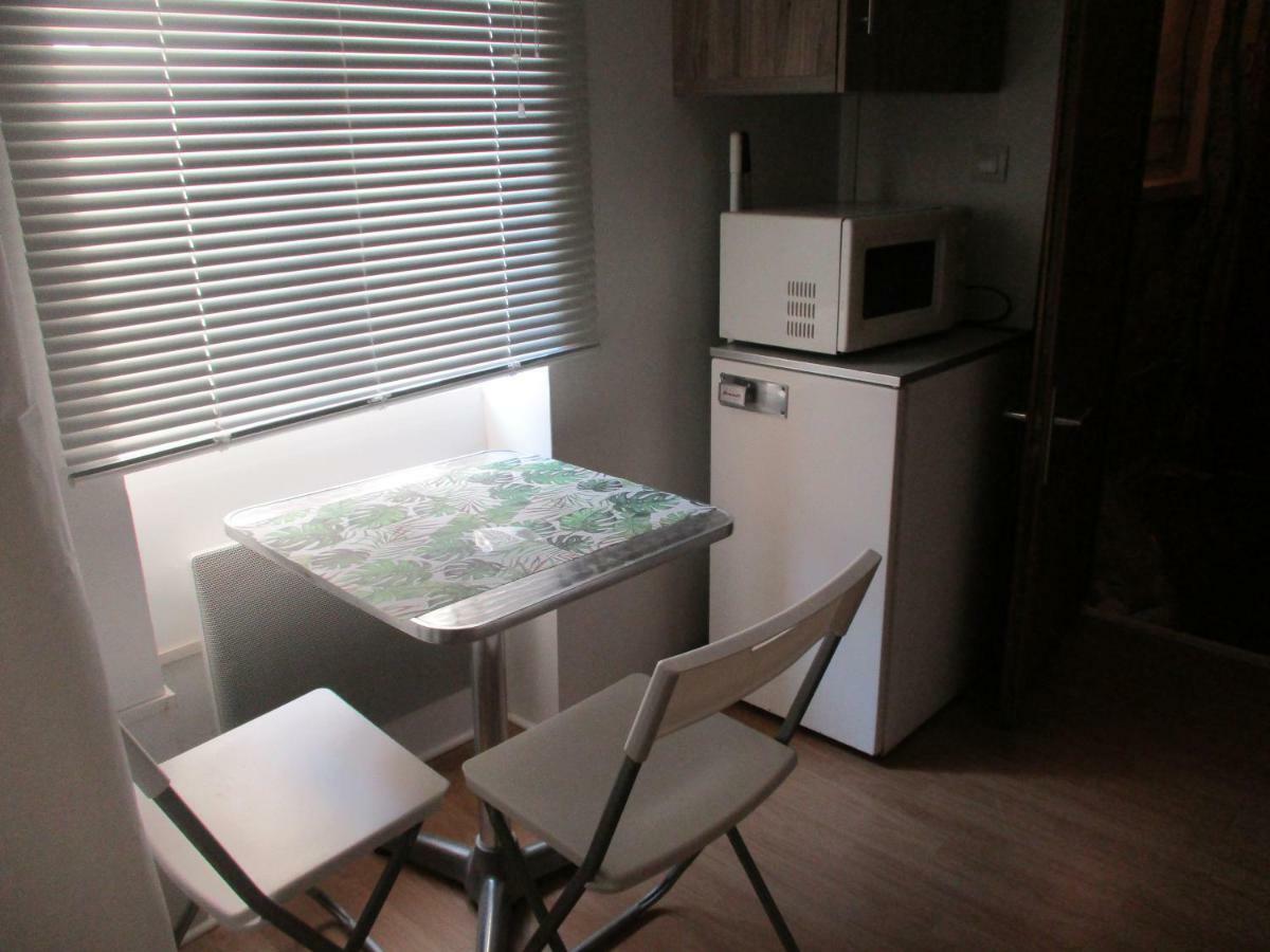 Petit Studio Apartment Lodeve Ngoại thất bức ảnh